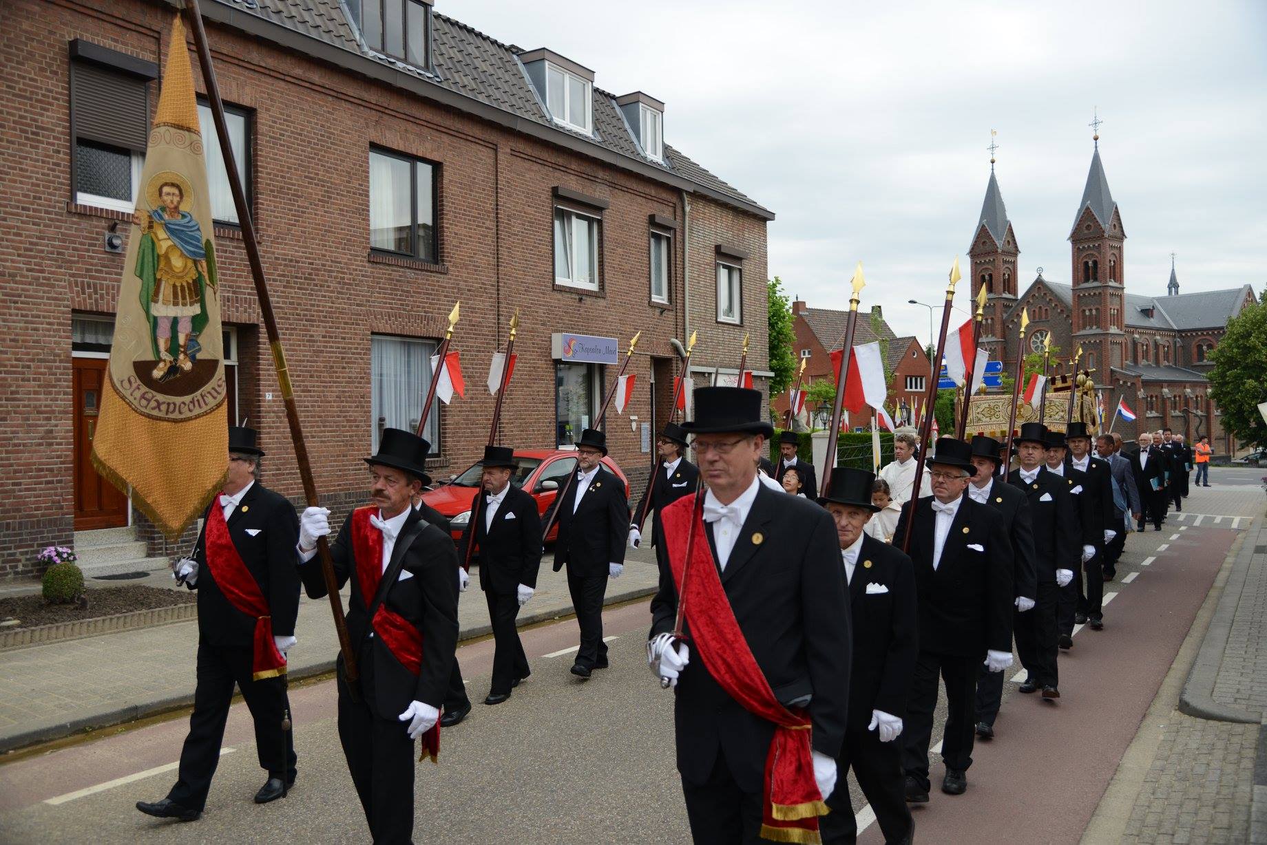 Kerkelijke Erewacht St. Expeditus, Lemiers www.hodienoncras.org